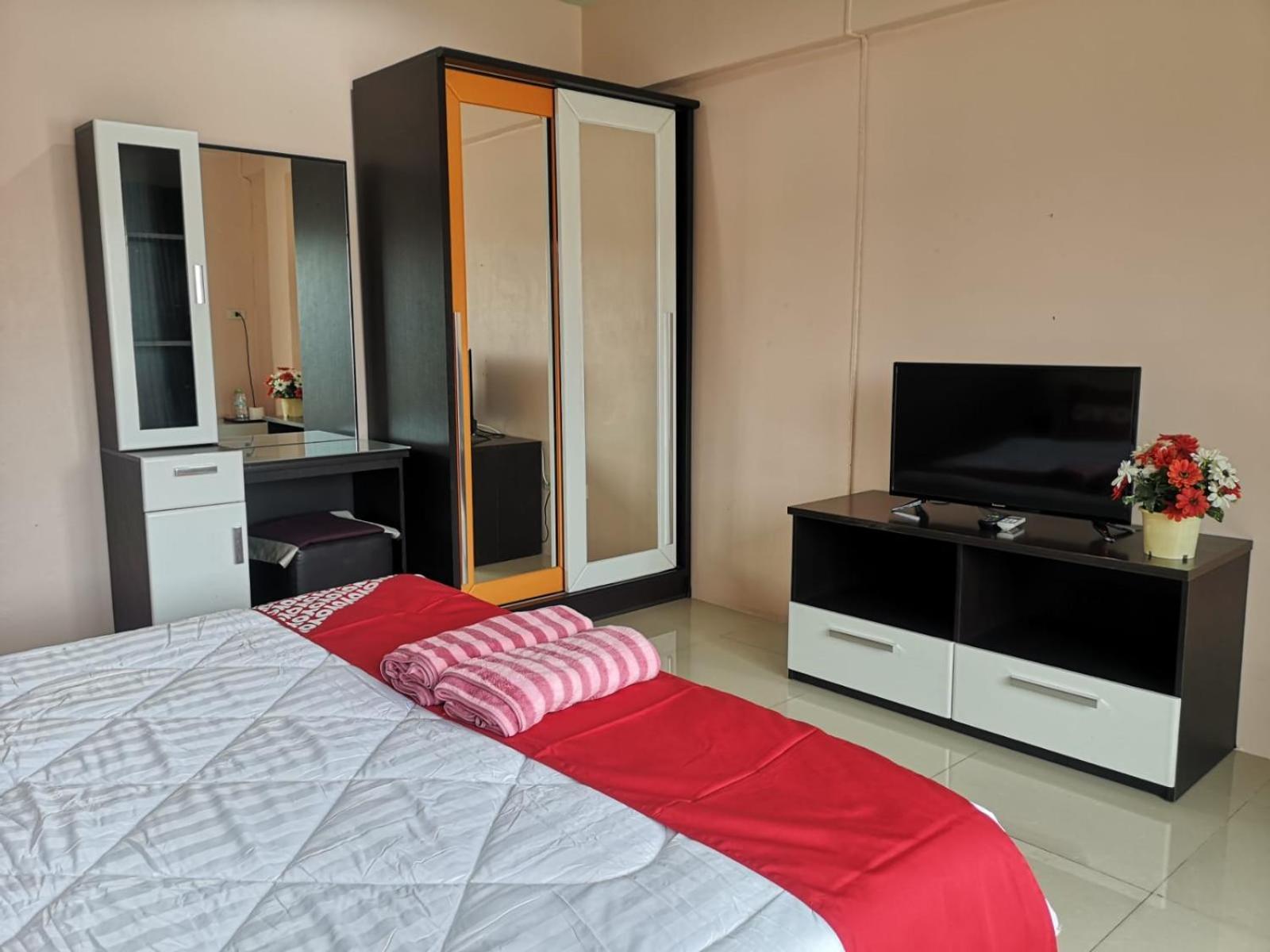 Hotel Kjs Pattaya Esterno foto