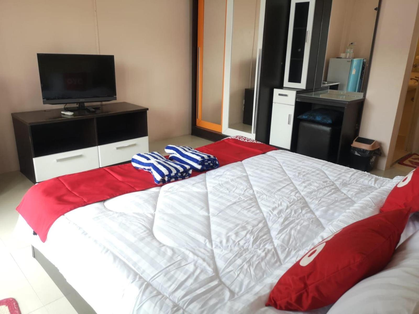 Hotel Kjs Pattaya Esterno foto