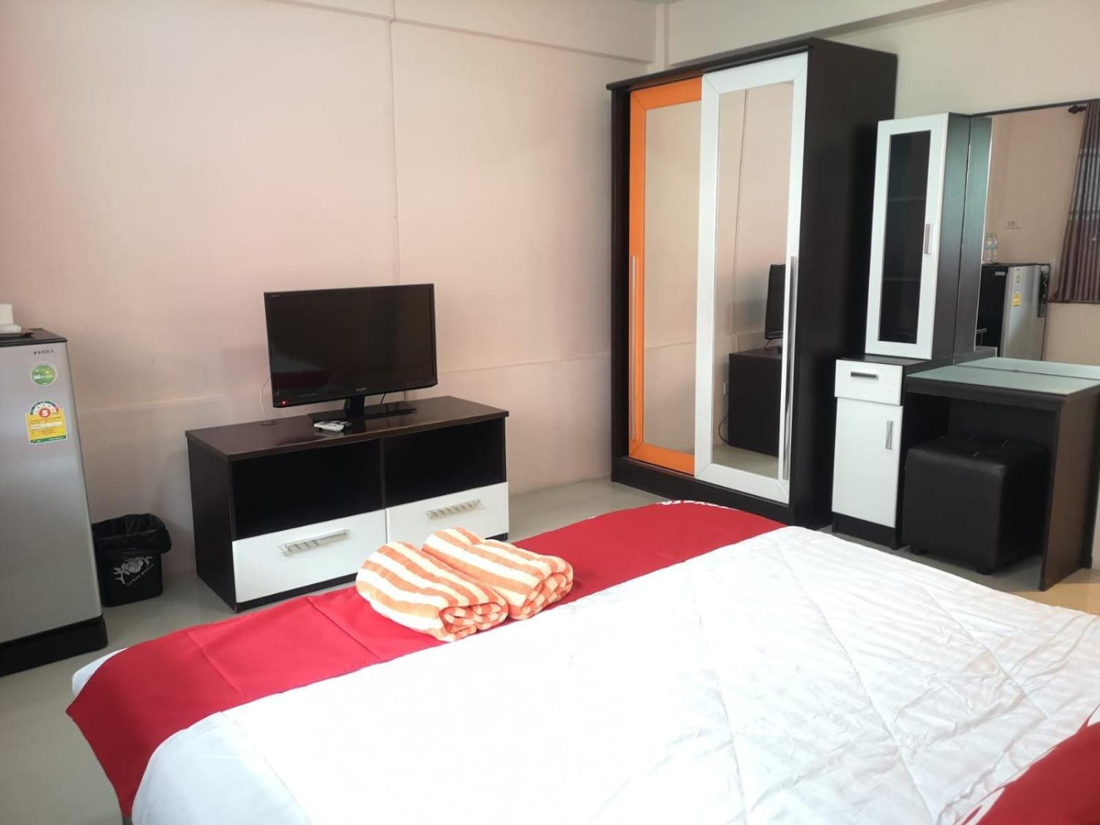 Hotel Kjs Pattaya Esterno foto