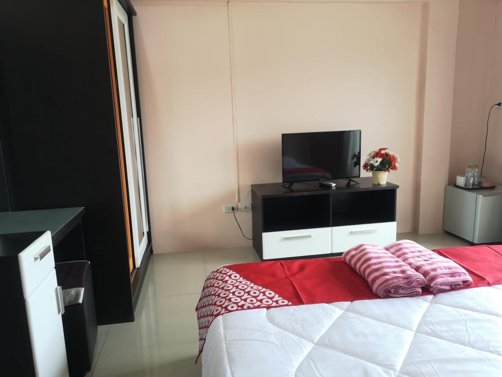 Hotel Kjs Pattaya Esterno foto
