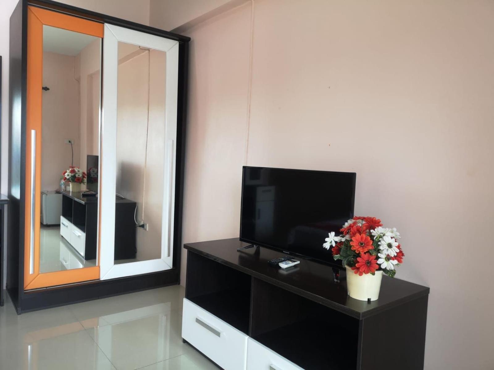Hotel Kjs Pattaya Esterno foto