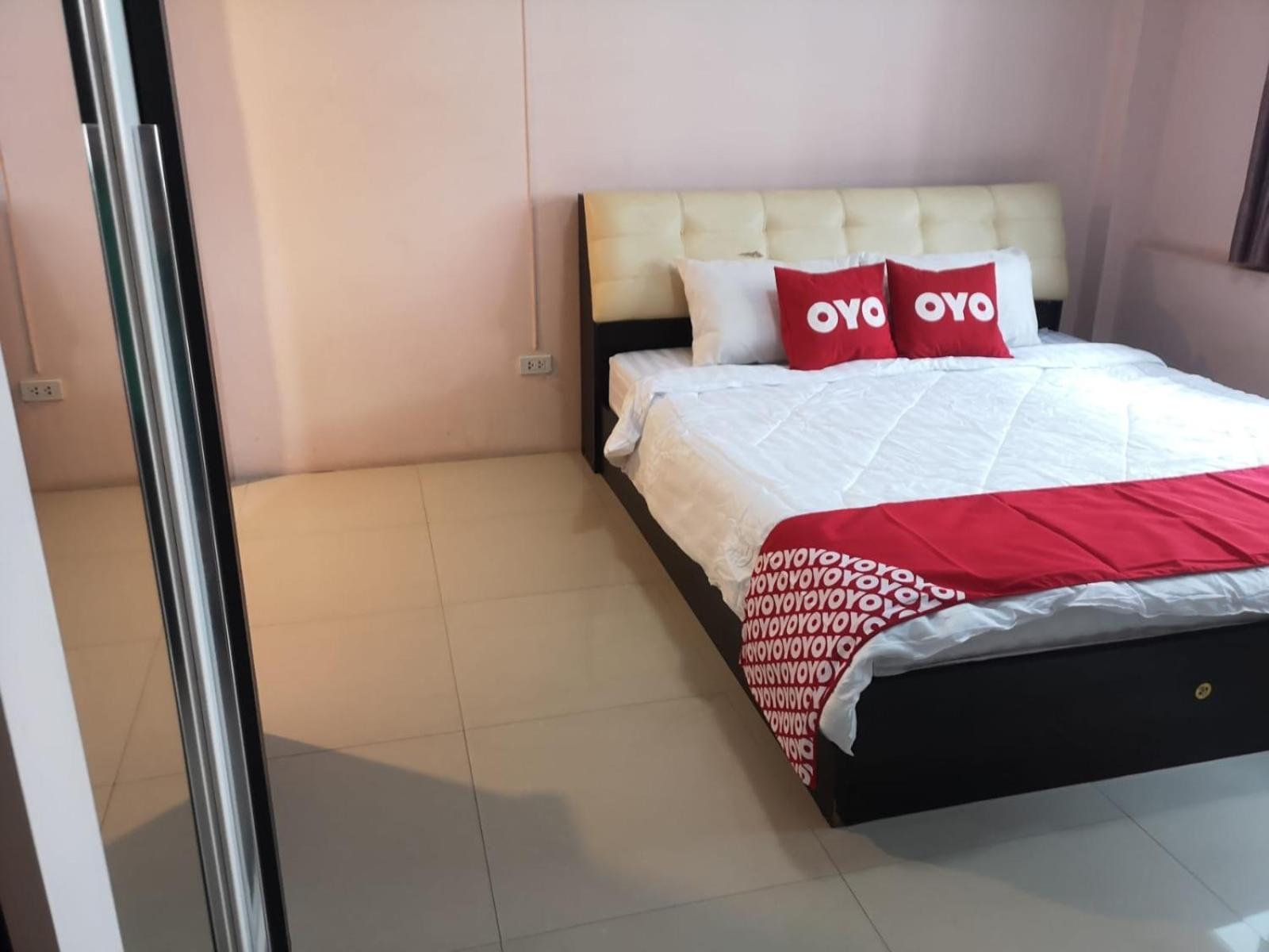 Hotel Kjs Pattaya Esterno foto