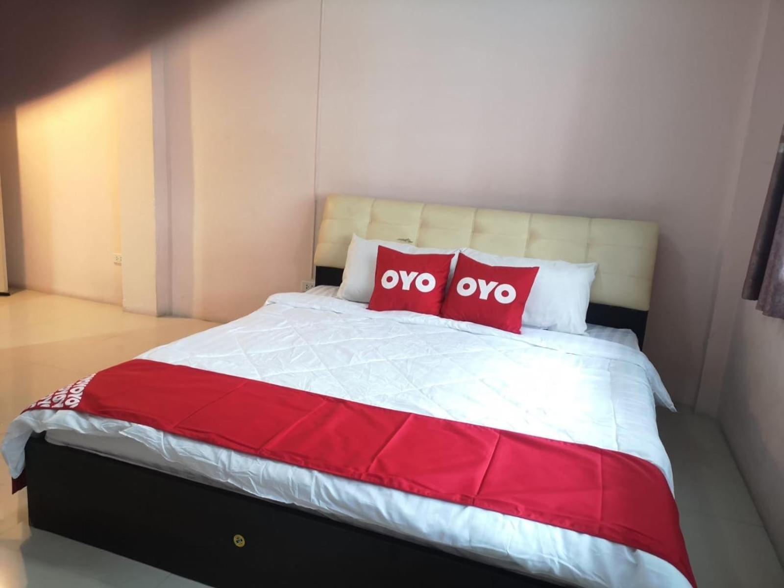Hotel Kjs Pattaya Esterno foto